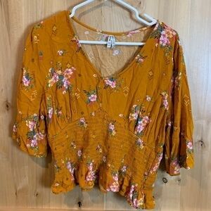 Mudd mustard and floral short sleeve crop top w ruching size XXL